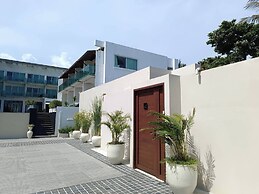 KC Beach Club & Pool Villas