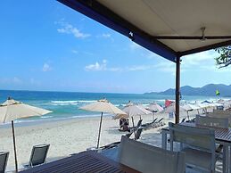 KC Beach Club & Pool Villas