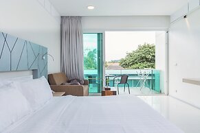 KC Beach Club & Pool Villas