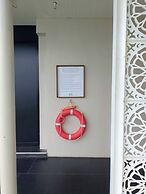 KC Beach Club & Pool Villas