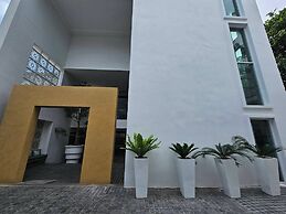 KC Beach Club & Pool Villas