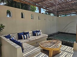 KC Beach Club & Pool Villas
