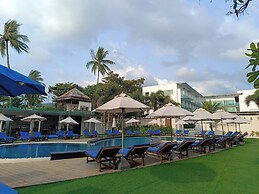 KC Beach Club & Pool Villas