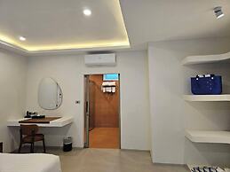 KC Beach Club & Pool Villas