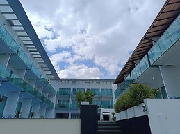 KC Beach Club & Pool Villas