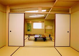 Kamogawa-kan Inn