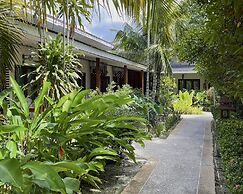 Phuvara Boutique