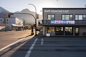 Inn The Mountains, an Ascend Collection Hotel