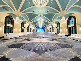 Royal Grace Hotel