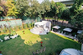 Royal Grace Hotel