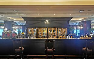 Royal Grace Hotel