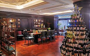 Royal Grace Hotel