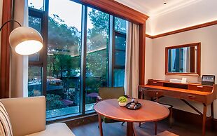Royal Grace Hotel