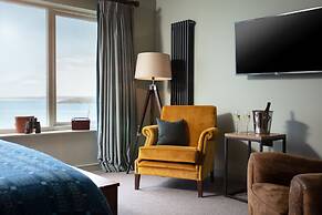 Lewinnick Lodge