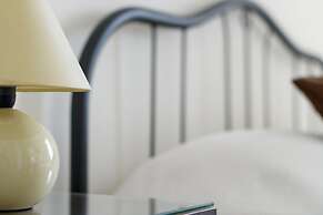 Moonlight Apartments & Suites