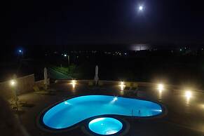 Moonlight Apartments & Suites