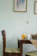 Moonlight Apartments & Suites