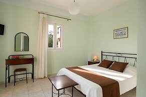 Moonlight Apartments & Suites