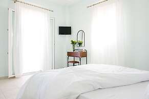 Moonlight Apartments & Suites