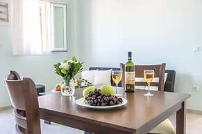 Moonlight Apartments & Suites