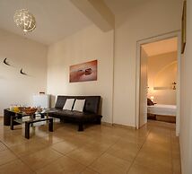 Moonlight Apartments & Suites