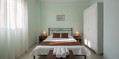 Moonlight Apartments & Suites