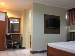 Golden Valley Hotel