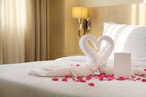 Golden Prince Hotel and Suites