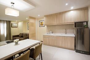 Golden Prince Hotel and Suites