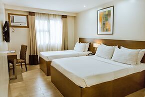 Golden Prince Hotel and Suites