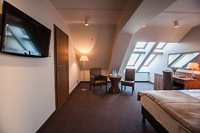 GEM Hotel