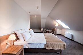 GEM Hotel