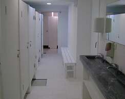 WW Hostel & Suites
