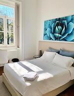 WW Hostel & Suites