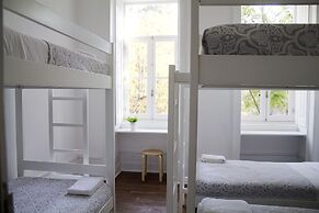 WW Hostel & Suites
