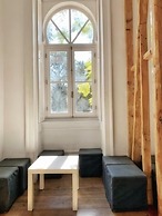 WW Hostel & Suites