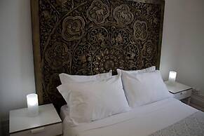 WW Hostel & Suites