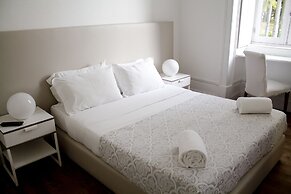 WW Hostel & Suites
