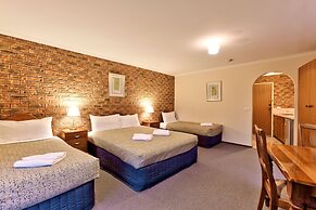 Hume Country Motor Inn