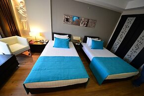 May Park Hotel
