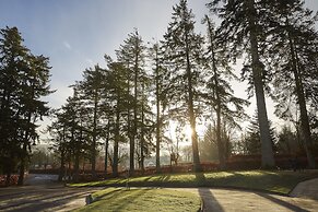 Cairn Lodge