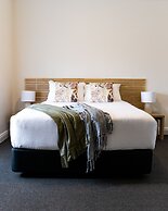 Zig Zag Motel