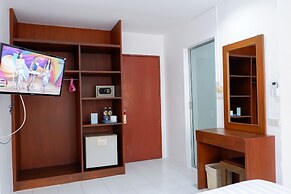18 Coins Budget Hotel
