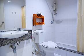 18 Coins Budget Hotel