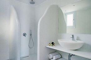 Acroterra Rosa Luxury Suites & Spa