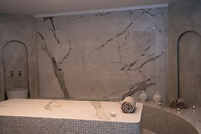 Acroterra Rosa Luxury Suites & Spa