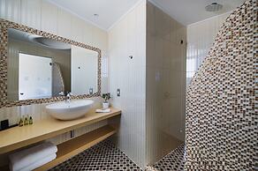 Acroterra Rosa Luxury Suites & Spa
