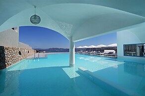 Acroterra Rosa Luxury Suites & Spa