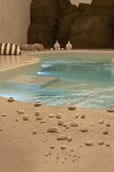 Acroterra Rosa Luxury Suites & Spa
