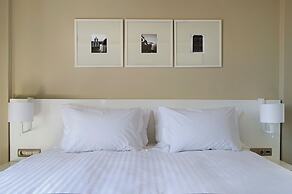 Acroterra Rosa Luxury Suites & Spa